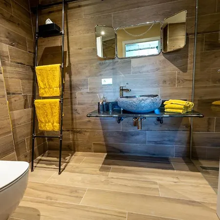 & Breakfast לינה וארוחת בוקר