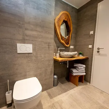 & Breakfast לינה וארוחת בוקר